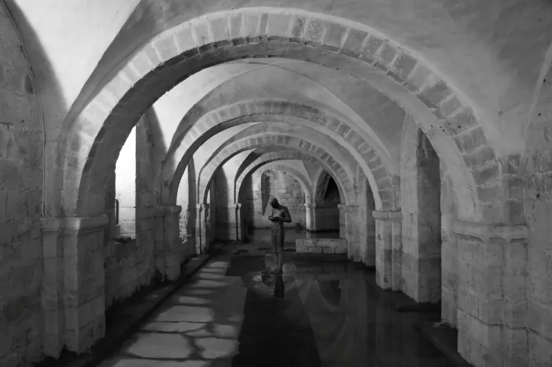 Sous les dalles sacrées : les cryptes des basiliques françaises enfin explorées en 360°